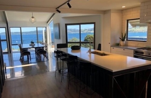 Hilltop House | Huge 7 Bedroom, 5 bathroom Home with Plunge Pool and Incredible Lake Views