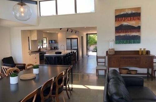 Hilltop House | Huge 7 Bedroom, 5 bathroom Home with Plunge Pool and Incredible Lake Views