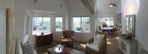 Ocean Beach House | Huge Beach Views Starfish Cottage Ocean Beach