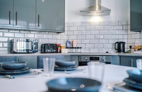 Salford House | HUGE Discount on Long-Term Bookings! Perfect for Contractors|Business travellers