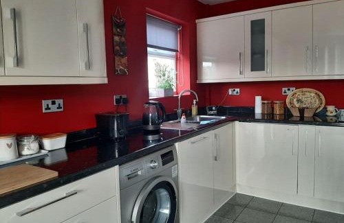 Ollerton House | Huge Garden House for Contractors and Families