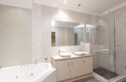 Mandurah House | Huge House on the Grand Canal sleeps up to eight guests