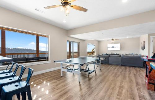 Indian Point Cabin | Huge Lakeview Getaway w/Fun Arcades, Ping Pong Free Silver Dollar City Tickets Community Amenities!