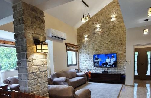 Dafna Apartment | Huge & Private Villa In Kibbutz Dafna