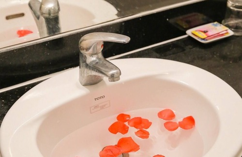 Brent Hotel | Hugh Edmonds Motels Inc