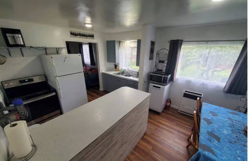 Cutten Cottage | Humboldt Blue, centrally located with a fenced yard/pet friendly.