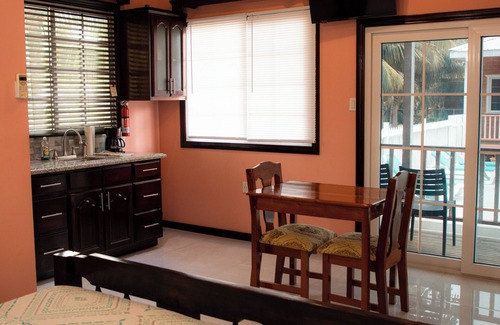 Dangriga Bed & Breakfast | Hummingbird Estate Cabanas