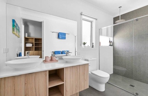 Mount Duneed House | Humphrey's Hideaway I Family Home in Mt Duneed