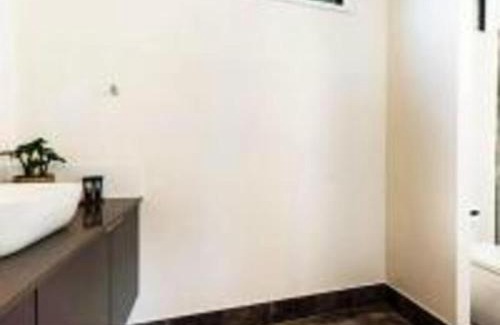 Hunchy House | Hunchy Escape - Hinterland Pet Friendly!