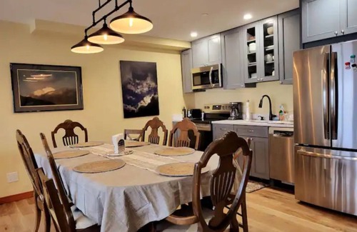 Hunter House | Hunter Mountain View Townhome/POOL!