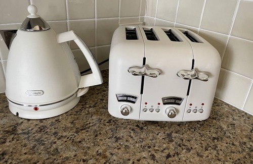 Pokolbin Villa | Hunter Valley conveniently located- 2 bedroom and 2 bathroom 2 story villa