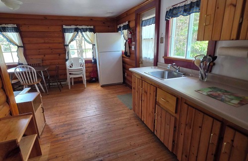 Hunts Point Cabin | Hunts Point 2-BR Coastal Retreat - Cottage #10