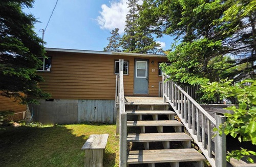 Hunts Point Cabin | Hunts Point 2-BR Coastal Retreat - Cottage #10