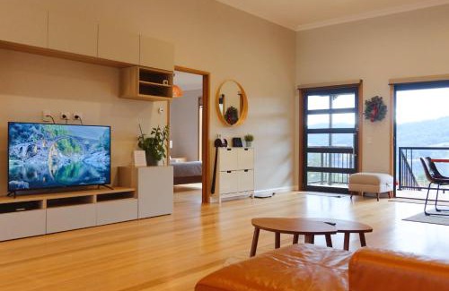 Cradoc House | Huon Heights Hideaway at Cygnet Coast