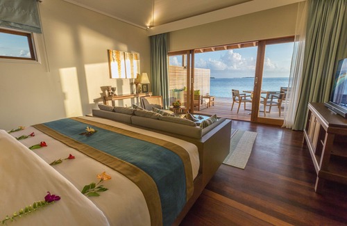 Huruvalhi Resort | Hurawalhi Island Resort