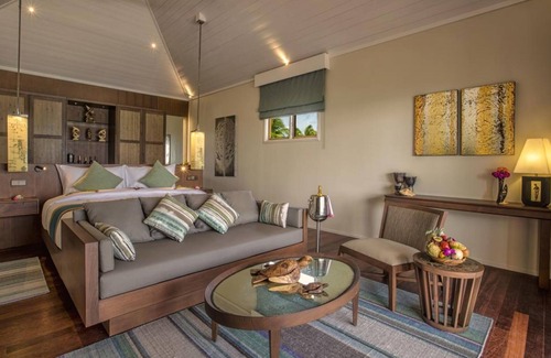 Huruvalhi Resort | Hurawalhi Island Resort