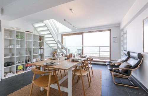 Wenduine Apartment | Huswell - Seaside duplex apartment with four terraces