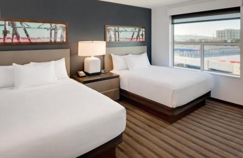 Irvine Business Complex Hotel | Hyatt House Irvine/John Wayne Airport