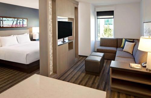 Irvine Business Complex Hotel | Hyatt House Irvine/John Wayne Airport