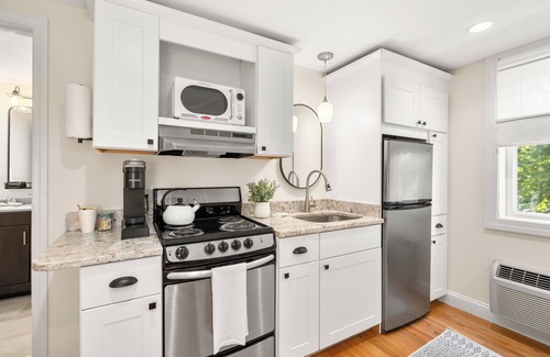 Newburyport Hotel | Hygge House Suites
