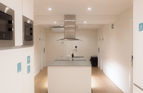 Cuatro Caminos Hotel | I'M Room Suites Nuevos Ministerios - Bernabeu 'Digital Access'