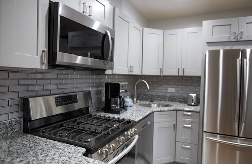 Meeting House Hill Bed & Breakfast | I New apartment with Luxury amenities in Boston.