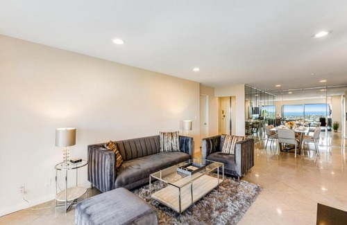 Santa Ana Heights Apartment | I Only Have Eyes for You