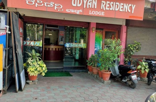 Kalaburagi Hotel | I-ROOMZ Udhyan Residency