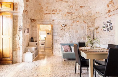 Laureto Villa | I Trulli di Zizì: Ancient Trulli in Valle D'Itria