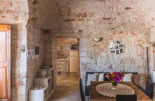 Laureto Villa | I Trulli di Zizì: Ancient Trulli in Valle D'Itria