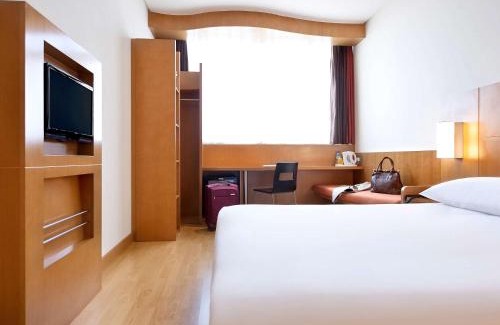Al Maqta Hotel | Ibis Abu Dhabi Gate