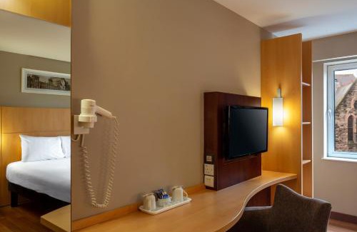Belfast City Centre Hotel | ibis Belfast Queens Quarter