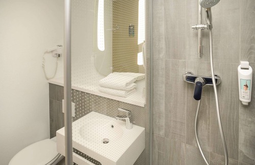 Gerland Hotel | ibis Lyon Gerland Rue Merieux