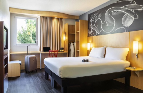 Meudon Hotel | Ibis Paris Meudon Velizy
