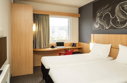 Meudon Hotel | Ibis Paris Meudon Velizy