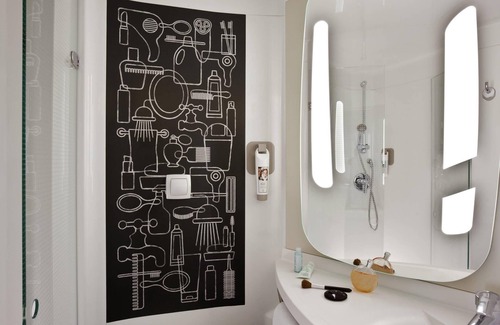 Clichy Hotel | ibis Paris Porte de Clichy Centre