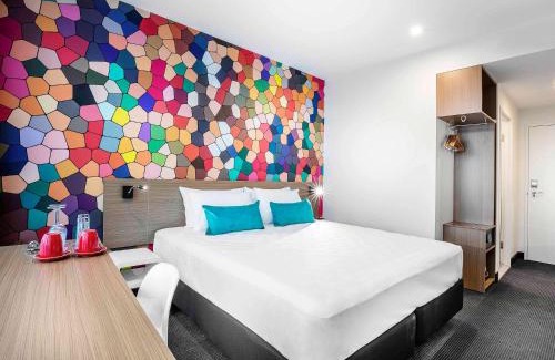 Brisbane Central Business District Hotel | ibis Styles Brisbane Elizabeth Street