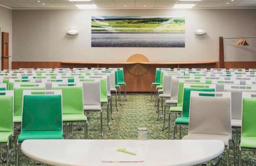 Vitrolles Hotel | ibis Styles Marseille Aéroport