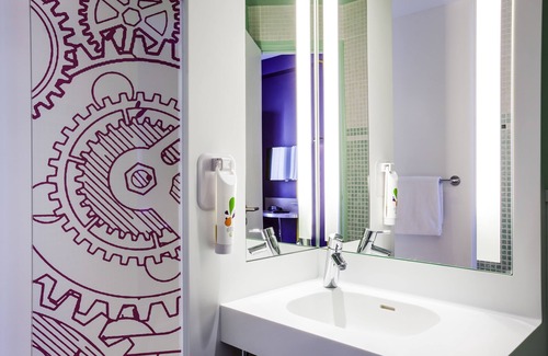 Clichy Hotel | Ibis Styles Paris Mairie de Clichy
