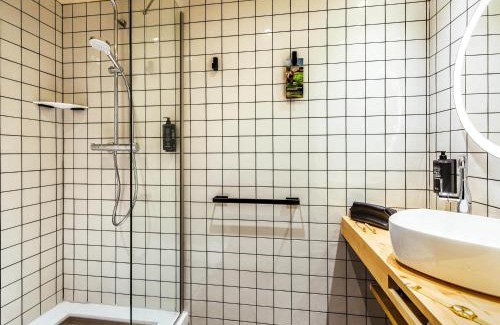 Quartier Saint-Clement - Jardin des Plantes Hotel | Ibis Styles Rouen Centre Rive Gauche