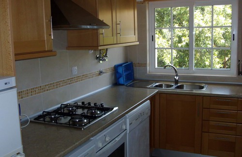 Pata de Baixo Apartment | Iconic Apartment with 2 bedrooms & full kitchen 2 Apts by RedAwning