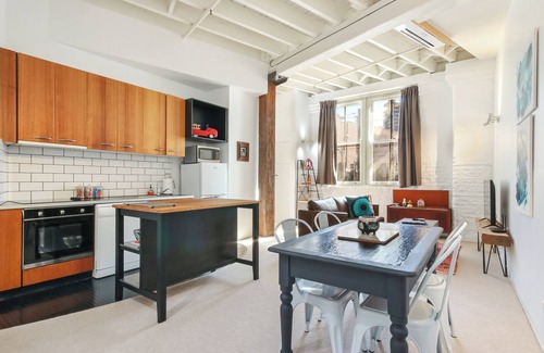 Teneriffe Condo | Iconic Woolstore Apartment in Teneriffe, Brisbane