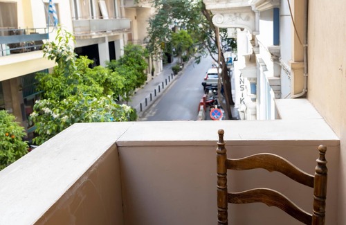 Plaka Apartment | Ideal 4 bdr Apartment in Plaka for 10