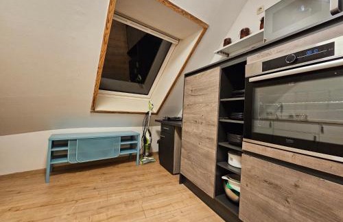 Delitzsch Apartment | Ideal für Monteure Apartment mit 3 Schlafzimmer für bis zu 6 Personen mit Küche, Waschmaschine, Bad, WiFi, Flat TV usw