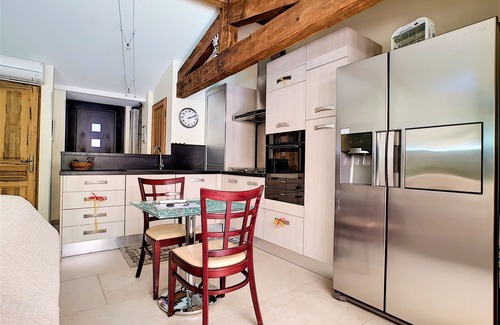 Molleges House | Ideal for couples, maisonette with private pool