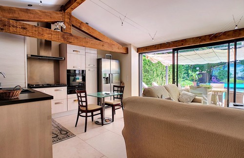 Molleges House | Ideal for couples, maisonette with private pool