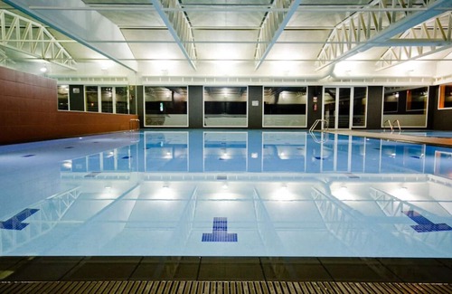 Crevillente House | Ideal Location to Relish in Tropical Pools! 2 Relaxing Cabins with Kitchen!