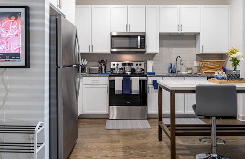 Arlington Apartment | Ideal Modern Retreat in the Heart of Jacksonville