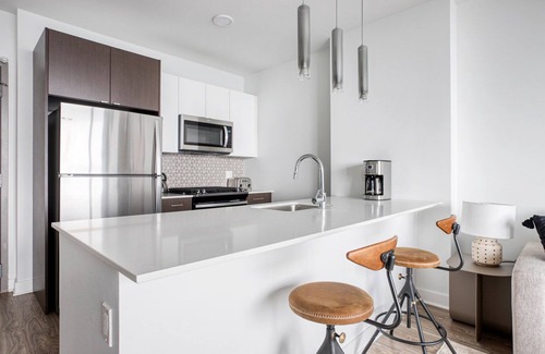 South Loop Apartment | Ideal South Loop 1BR w/Pool, Gym, Roof Deck, 1 block to L, by Blueground