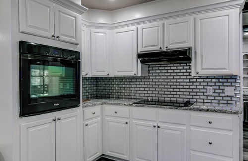 Texarkana House | Ideal spot for business or family; sleeps 10 guests